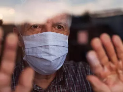 팬데믹 기간 노인학대 크게 늘어