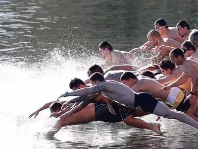 ‘겨울 강물 속으로’ 불가리아, 예수 공현 축일