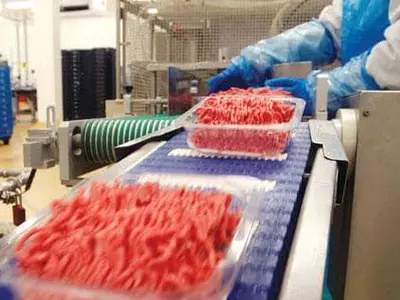 식탁 덮치는 오미크론… 고기 먹기 어려워져