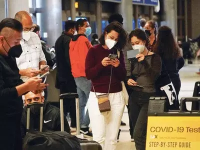 “코로나 대유행(pandemic) 끝나도 풍토병(endemic)으로 남을 것”