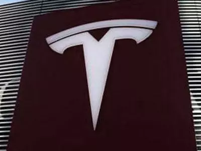 테슬라 작년순익 55억달러, 공급망 경고에 주가 하락