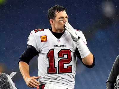 ‘NFL 역대 최고 쿼터백’ 브래디 은퇴설…전 미국이 떠들썩