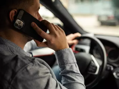 정지신호에서 핸드폰 사용 가능해질까