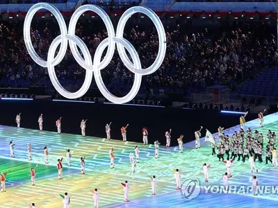 [베이징 동계 올림픽] 베이징 밤하늘 수놓은 LED쇼…동계올림픽 화려한 개막