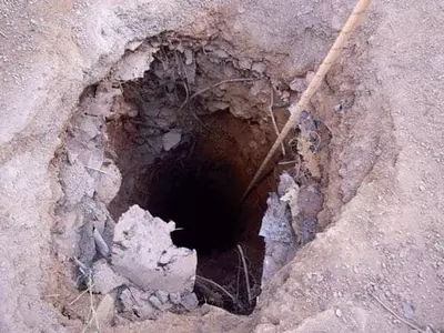 100피트 우물에 빠진 모로코 5세 아이의 비극