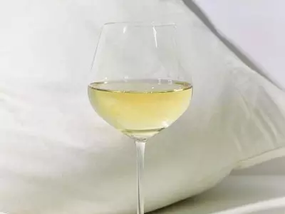 잠들기 위해 한 잔?… 술 마시면 오히려 숙면 방해된다