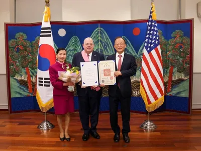 '한국사위' 호건 주지사, 수교훈장 최고등급 광화장 받아