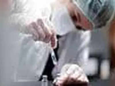 “부스터샷 중증·입원 막는 효과, 87%→5개월 뒤 31%”