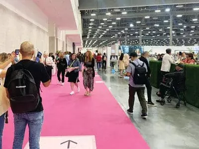 평년작 매출 아쉬움…여름 추계 매직쇼에 ‘올인’