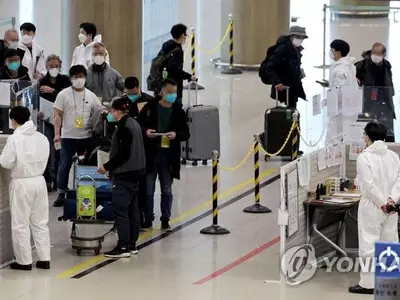 한국정부, 백신접종 완료 해외입국자 자가격리 면제 검토