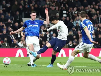 손흥민 '시즌 12호골+2경기 연속골'…토트넘은 에버턴 5-0 격파
