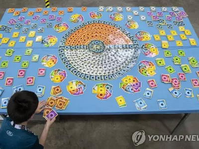 코로나 대출금으로 희귀 포켓몬 카드 구매한 남성 실형