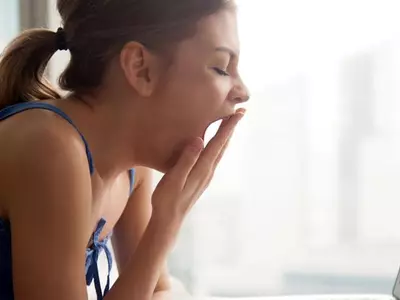 ‘아~’하품하다가‘악!’내 턱관절… 디스크 의심 증상