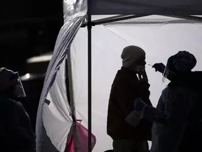 다시 고개드는 확진자 증가…파우치 "승리 선언 아직 일러"