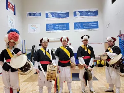 한국문화원, 초등학교 사물놀이 공연으로 큰 호응