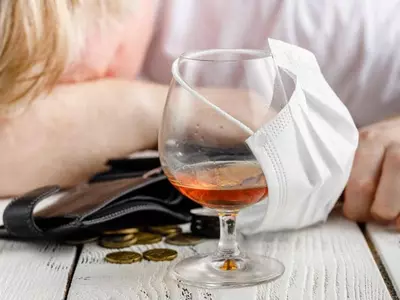 ‘코로나 스트레스’ 알코올 사망 25% 늘었다