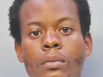 월마트 매장서 옷찢고 성폭행 시도