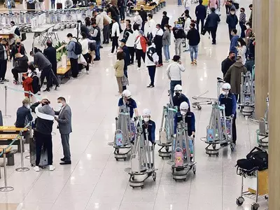 격리 풀린 한국 방문, 봇물 터진 인천공항