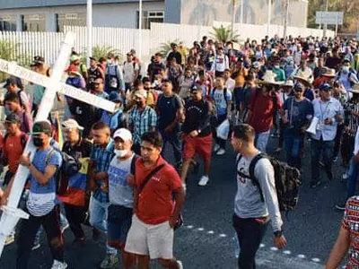 미국행 이민자 캐러밴 더 몰려온다