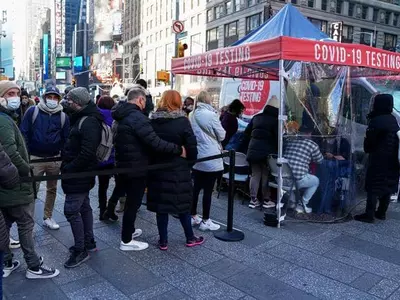 오미크론 하위 변이 퍼지는데도 코로나 확산 없는 미국…왜?
