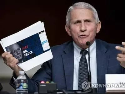 달라진 파우치…"코로나19 대응, 미국인 각자가 알아서"