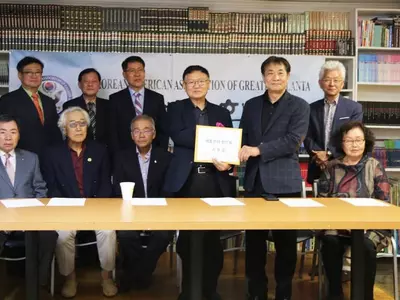 배기성 전 회장 패밀리센터에 기부금