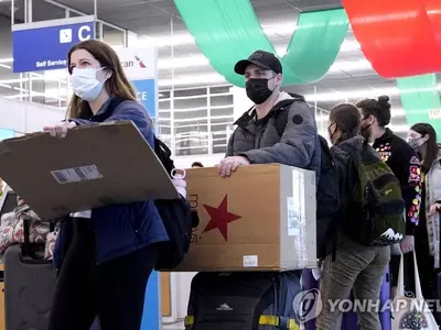 미국도 마스크 해제 수순…대중교통 탈 때 안써도 돼