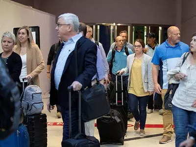 유력 일간지 “대유행 끝났나…심각한 변이 출현 누구도 몰라”