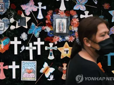 "미국 코로나19 사망자 100만명 돌파"