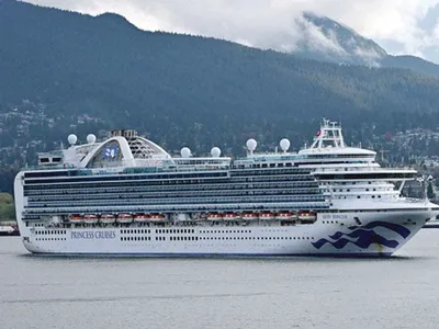 “우린 크루즈서 여행하며 산다”