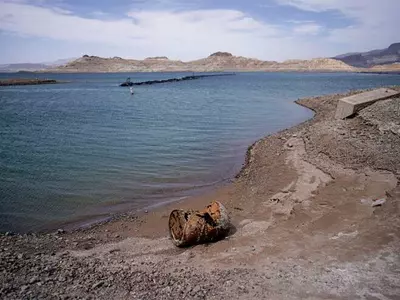 가뭄영향, 미드 레익 바닥 드러내