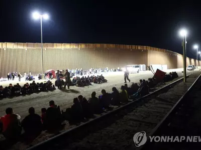 열리지 않는 미 국경…'코로나 추방' 유지에 이민자들 "희망없다"