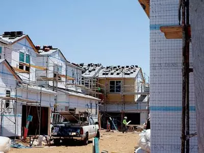 증시 다음은 부동산?… 미분양 신규주택 쌓여간다