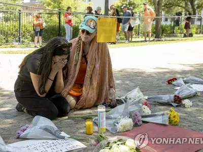 교실 총기난사 10세 생존자 "다들 겁에 질려 울고만 있었다"