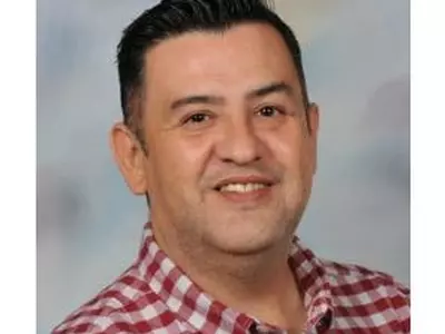 유밸디 총기난사 부상 교사 "경찰은 겁쟁이, 절대 용서 못 해"