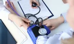 병원에서 측정할 때만 혈압이 높다면…‘가면 고혈압’