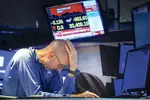 증시 ‘블랙 먼데이’…S&P500 ‘베어마켓’(고점 대비 20% 떨어진 하락장) 공식 진입