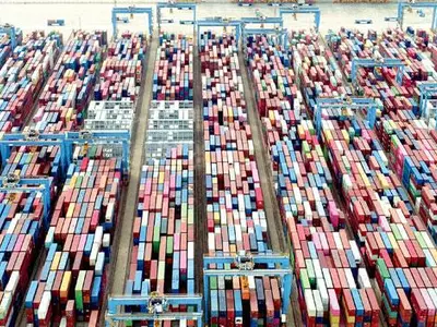 G2 미·중 모두 창고에 쌓인 상품 재고 비상