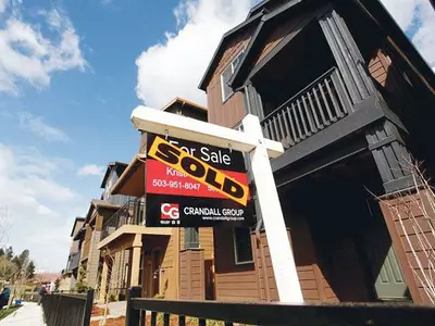 주택 거래 ‘깜짝 상승’…“부동산 둔화 전망은 여전”