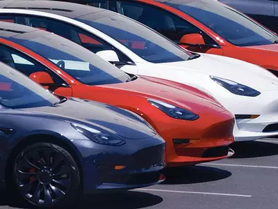 ‘귀하신 몸’ 전기차, 웃돈 얹어 되파는 ‘플리핑’까지 등장