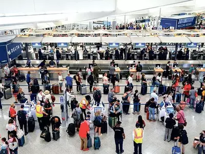 항공여행 팬데믹 이후 최다… 연휴 공항 ‘대혼란’