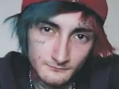 퍼레이드 총기난사 6명 사망