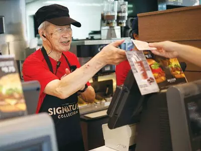 인플레이션에 일터 복귀 은퇴자들 늘었다