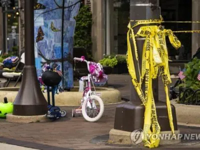 "우리집에 숨어요"…총탄 빗발칠 때 30명 구한 평범한 이웃