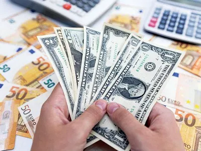 유로화 가치 20년래 최저 추락… 1달러 아래로 내려갔다