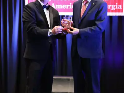 김형률 회장, 김정하 대표, 올해의 아시안상 수상