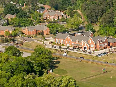 교사에 성적 학대 당한 남성들 보험사에 소송
