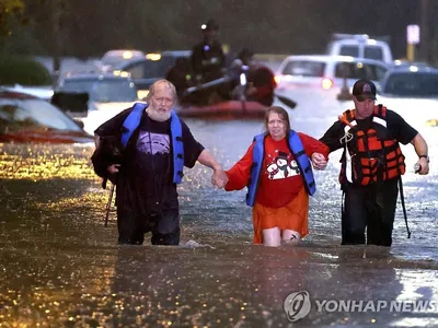 100년 만의 폭우에 세인트루이스 '물바다'