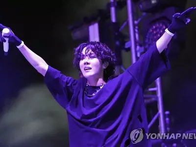 제이홉, 미국서 솔로활동 첫 공개무대…"나 자신이 자랑스러워"