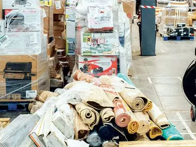 반품 증가에 웃음…‘재고떨이’ 업체 성업